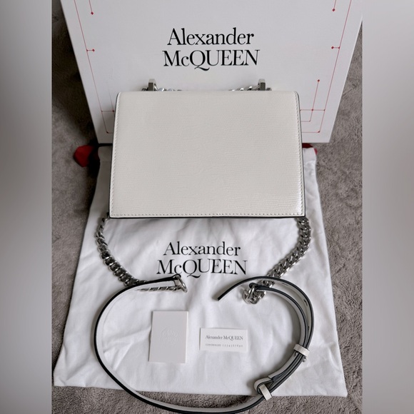 Alexander McQueen Small Butterfly Knuckle Leather Shoulder Bag - VERY RARE! - Picture 9 of 16